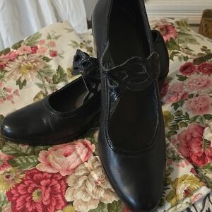Elegant Black Women's Shoes NAOT SZ 41